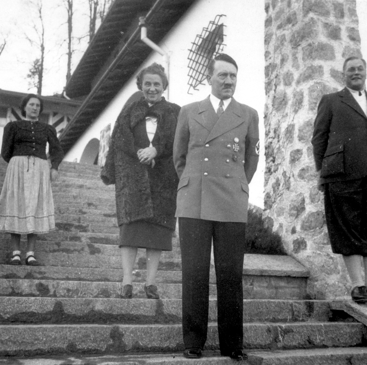 Гитлер и ева браун фото в бункере