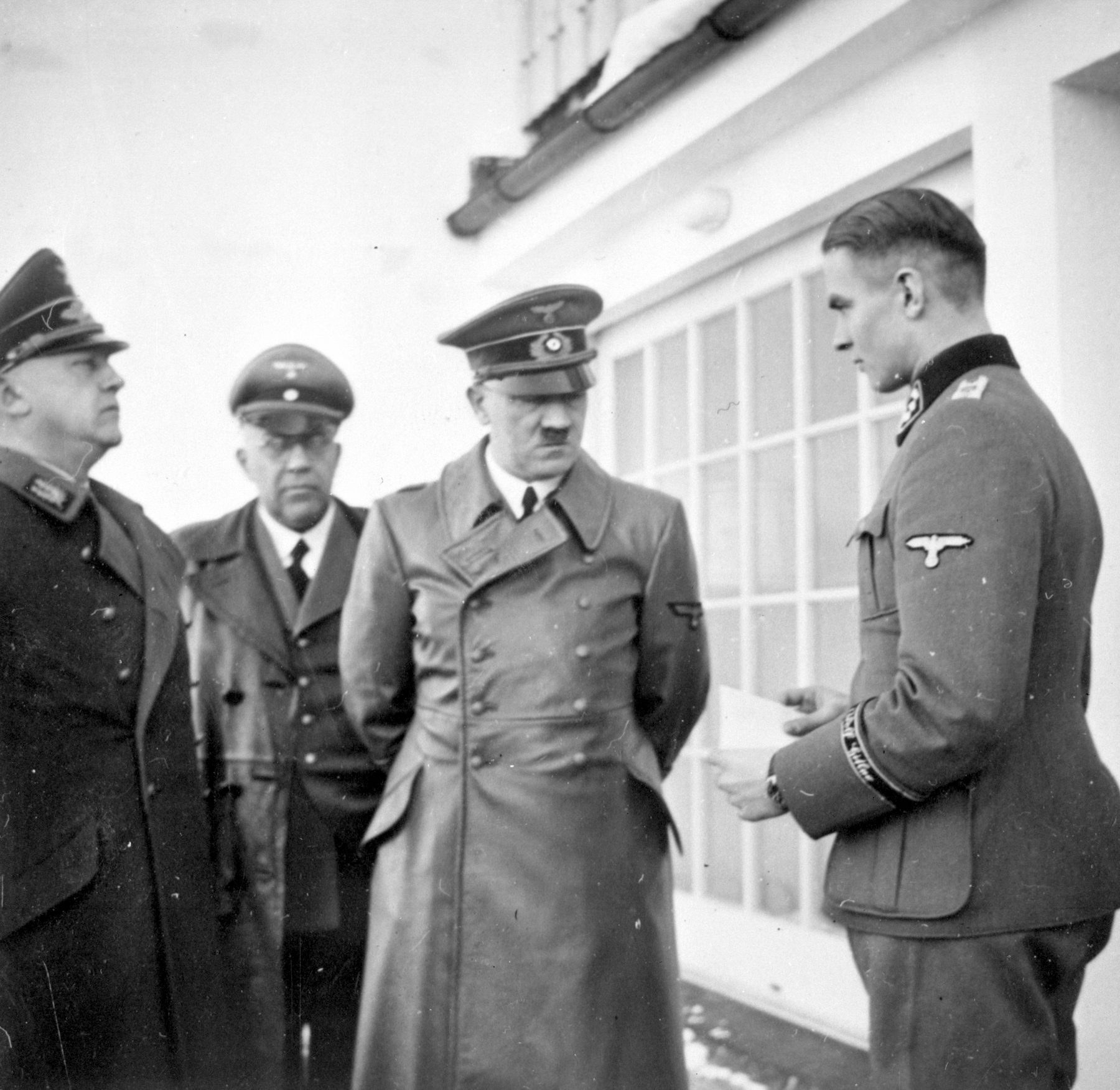 Hitler Archive | Adolf Hitler talking to Max Wünsche on the Berghof ...